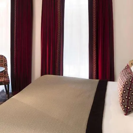 Hotel Monge 4*